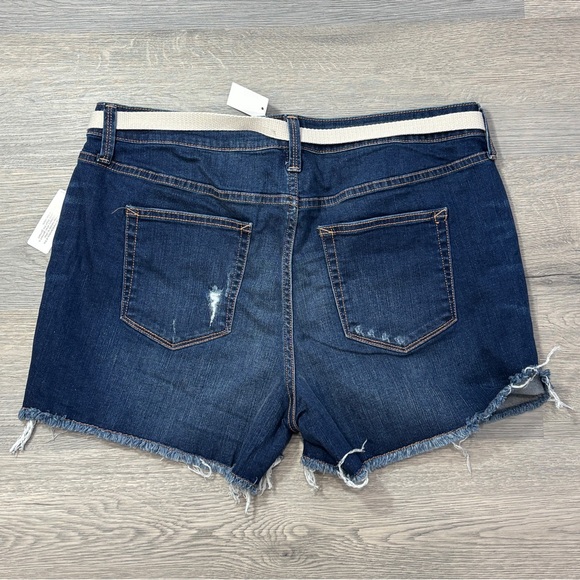 a.n.a. Mid-Rise Shortie Denim Short with Belt - size 14 NWT - Picture 5 of 6